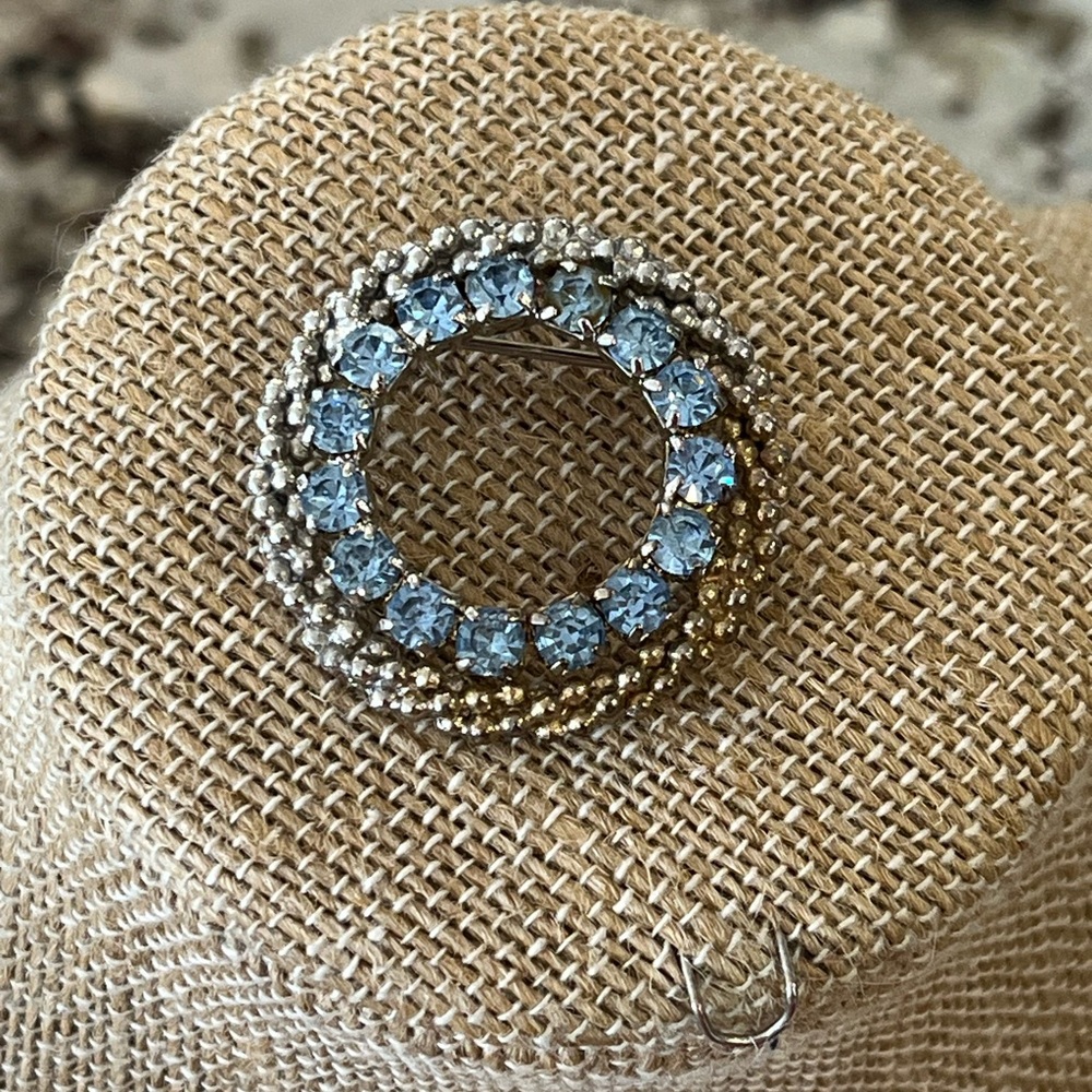 Vintage Baby Blue Rhinestone and silver tone wreath Brooch